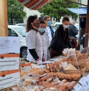 Backhandwerk am Wochenmarkt