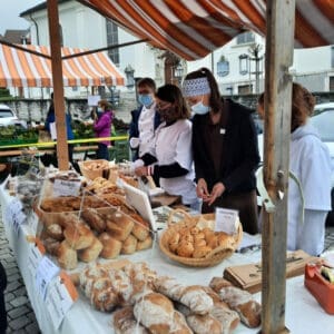 Backhandwerk am Wochenmarkt