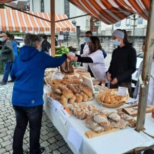 Backhandwerk am Wochenmarkt