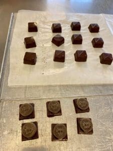 Erst- und Zweitplatzierte der Competition «Wildfruchtdestillat-Praliné»