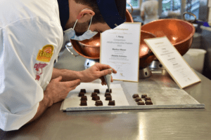 Erst- und Zweitplatzierte der Competition «Wildfruchtdestillat-Praliné»