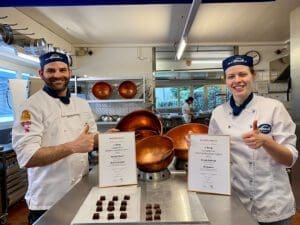 Erst- und Zweitplatzierte der Competition «Wildfruchtdestillat-Praliné»