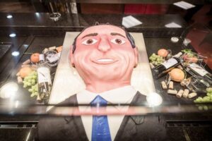 Tourte Cassis pour le conseiller fédéral Ignazio Cassis, 3/18