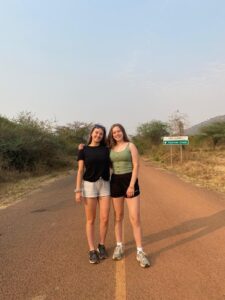 Lernende lernen und lehren in Ruanda