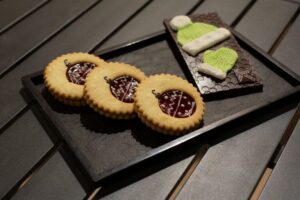 Créations de Noël d’artisans neuchâtelois et fribourgeois