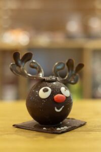 Créations de Noël d’artisans neuchâtelois et fribourgeois