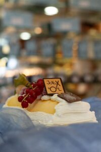Créations de Noël d’artisans neuchâtelois et fribourgeois