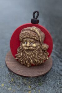 Créations de Noël d’artisans neuchâtelois et fribourgeois