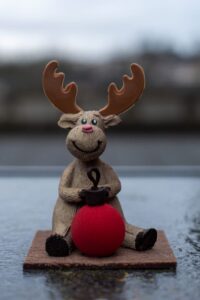 Créations de Noël d’artisans neuchâtelois et fribourgeois