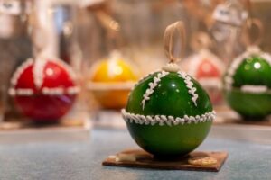Créations de Noël d’artisans neuchâtelois et fribourgeois