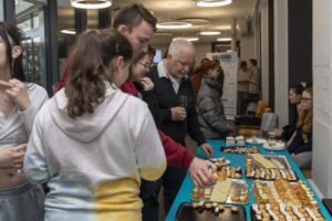 Don des apprentis neuchâtelois à un zoo