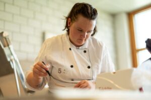 Championne romande et tessinoise des jeunes confiseurs 2025